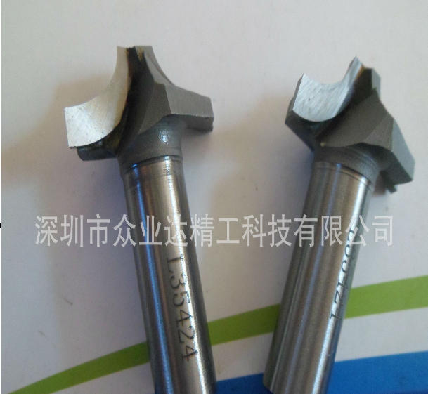 Wie hoch sind die Drehzahl und die Vorschub geschwindigkeit eines Schweiß fräsers?